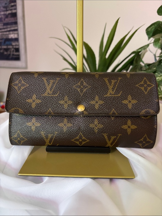 Louis Vuitton Handbags - Louis Vuitton Sarah Monogram Wallet with COA